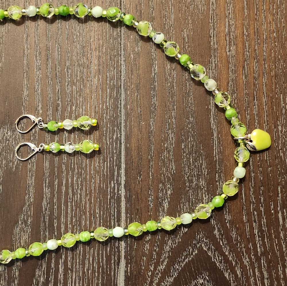 22" shades of green with apple pendant necklace with earrings